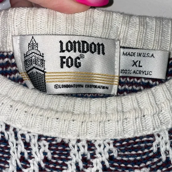 Vintage London Fog White Geometric Pattern Knit Sweater - Picture 4 of 5